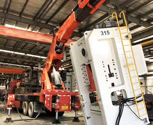 绵阳附近随车吊出租，轻松解决运输难题