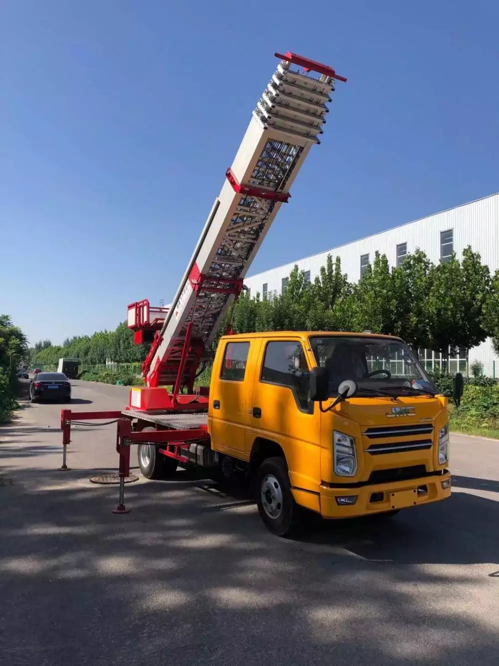 绵阳附近的云梯车出租服务：轻松解决高空作业需求